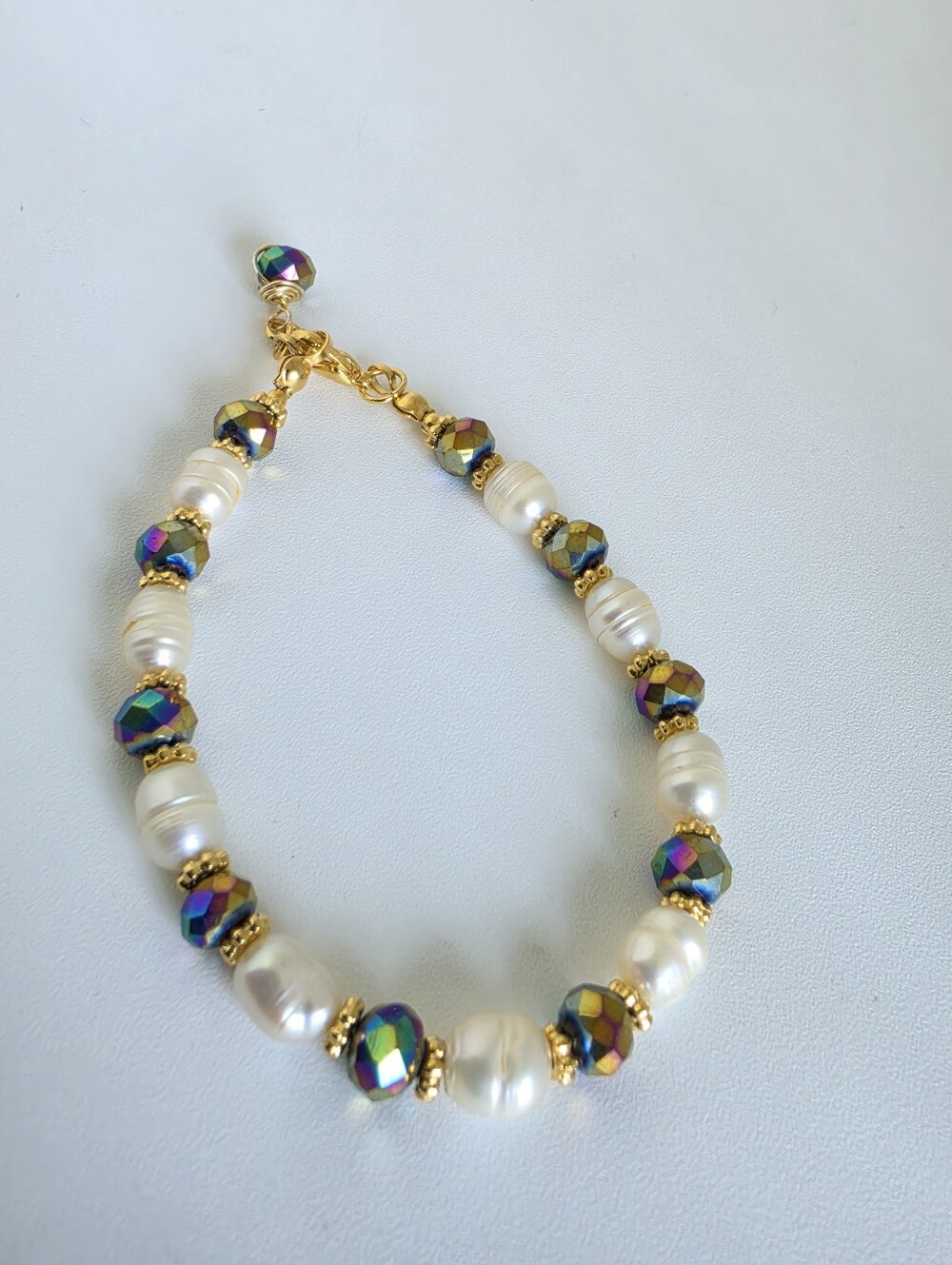 Handmade Freshwater Pearl Bracelet 8" Iridescent Crystal Beaded Gold Tone